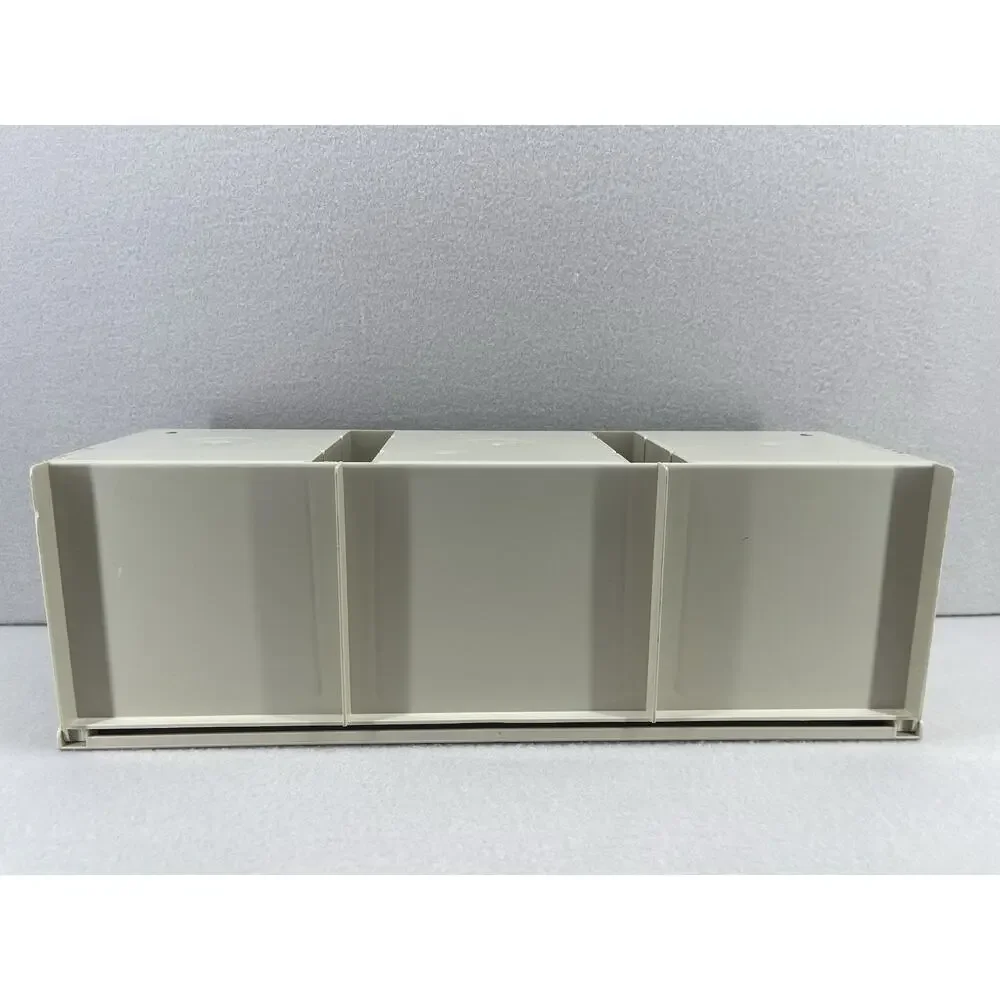 VTG Case Logic 30 Disc Wall Mount CD Storage Rack Beige Plastic Organizer